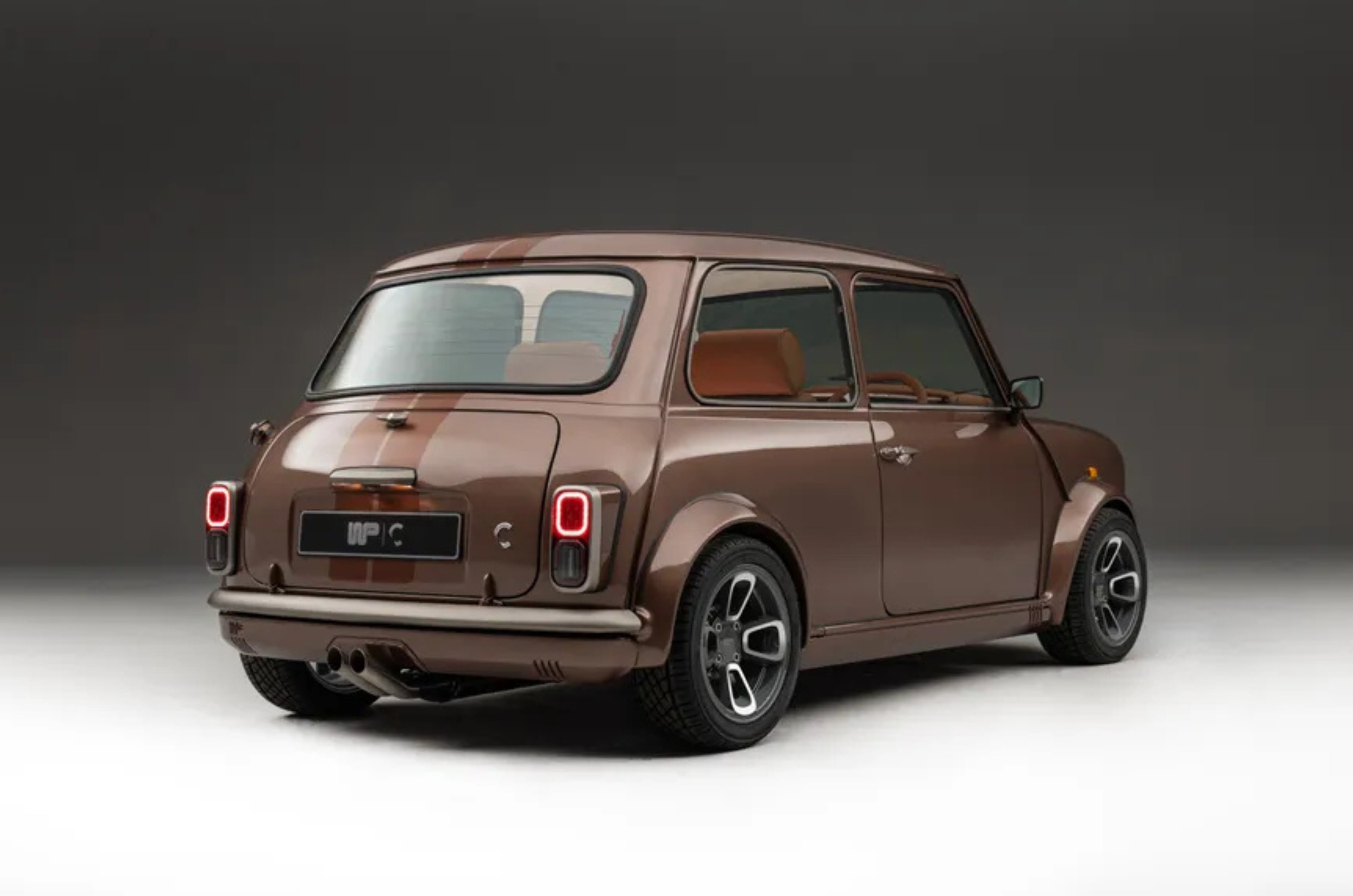 The original car’s Minilite wheels have been replaced by a four-spoke set of Callum’s design. 